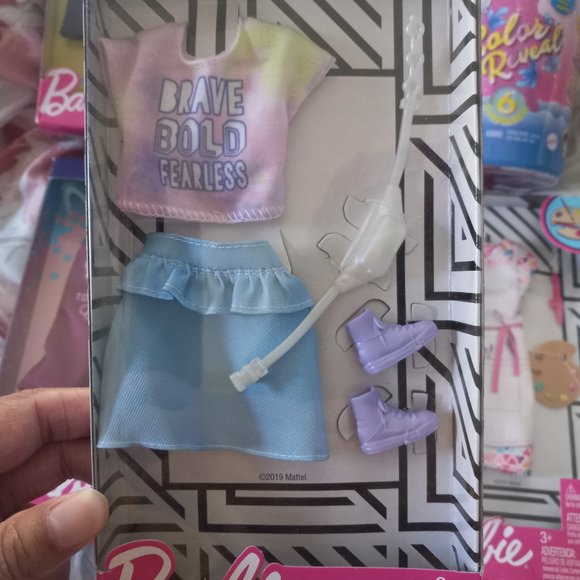 Barbie Tokyo 2020 Olympics, Fun and Art Fashions, and Water Reveal Doll - Picture 5 of 7